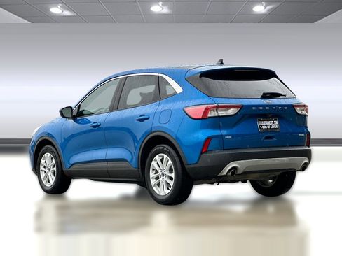 Used 2020 Ford Escape SE image 3