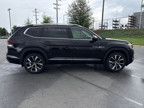 Used 2024 Volkswagen Atlas SEL Premium R-Line AWD/4WD image 10