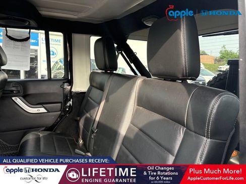 Used 2012 Jeep Wrangler Unlimited Rubicon w/ Dual Top Group AWD/4WD image 5