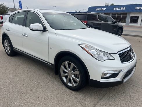 Used 2017 INFINITI QX50 2WD image 3