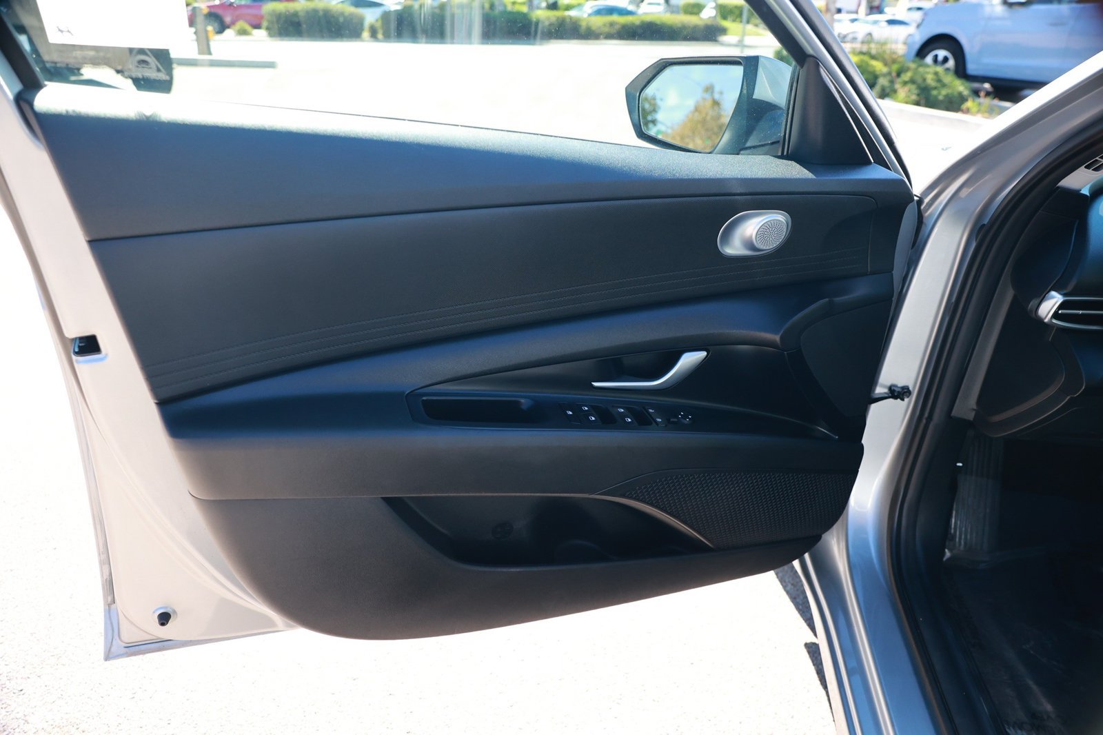 Used 2023 Hyundai Elantra SEL FWD image 18