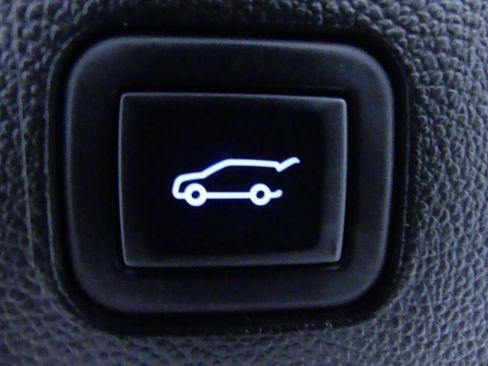 Used 2024 Buick Enclave Premium AWD/4WD image 33