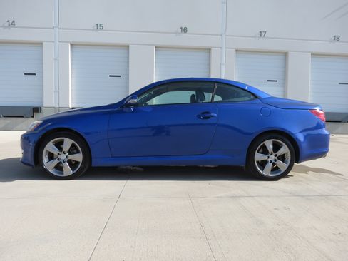 Used 2010 Lexus IS 250C RWD image 5