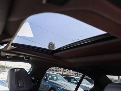 Used 2025 BMW i5 eDrive40i w/ M Sport Package image 26