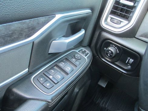 Used 2024 RAM 2500 Big Horn w/ Sport Appearance Package AWD/4WD image 26