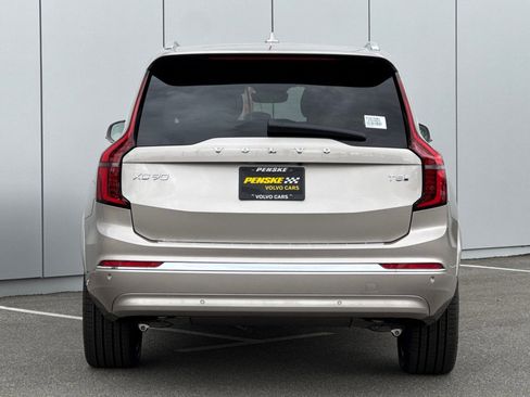 New 2026 Volvo XC90 T8 Plus w/ Protection Package Premier AWD/4WD image 4