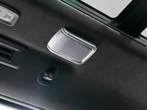 Used 2024 Cadillac Escalade ESV Sport Platinum w/ LPO, ONYX Package image 21