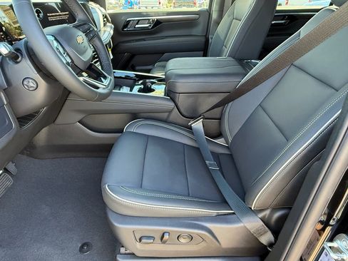 New 2026 Chevrolet Suburban Premier image 12