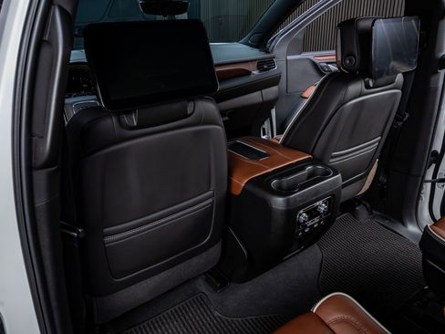 Used 2024 GMC Yukon Denali Ultimate image 32