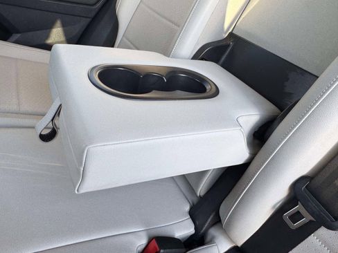 Used 2020 Volkswagen Tiguan SE w/ Panoramic Sunroof Package image 20