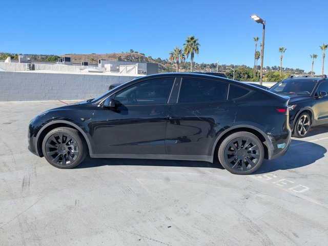 Used 2024 Tesla Model Y Long Range AWD/4WD image 8