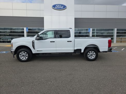 Used 2024 Ford F250 XLT image 2