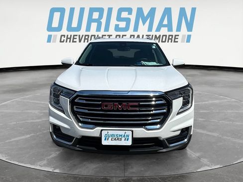 Used 2024 GMC Terrain SLT AWD/4WD image 8