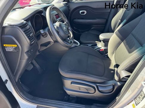 Used 2016 Kia Soul image 10