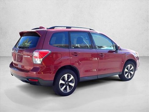 Used 2018 Subaru Forester 2.5i Premium AWD/4WD image 3