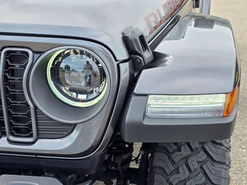 Used 2026 Jeep Gladiator Rubicon w/ Steel Power Dome Hood Package AWD/4WD image 3
