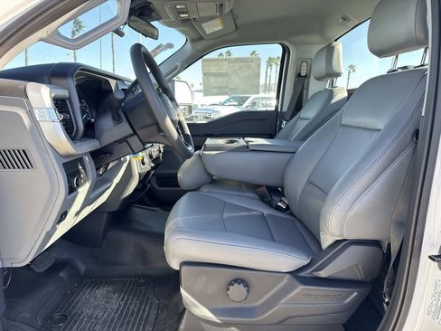 New 2025 Ford F250 XL w/ XL Chrome Package image 18
