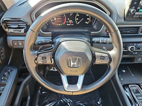 Certified 2025 Honda Pilot Touring image 17