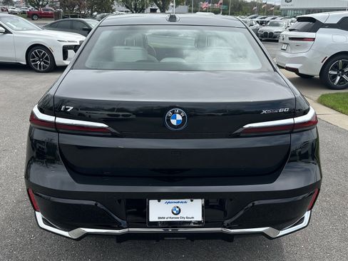 Certified 2025 BMW i7 xDrive60 w/ Premium Package AWD/4WD image 9