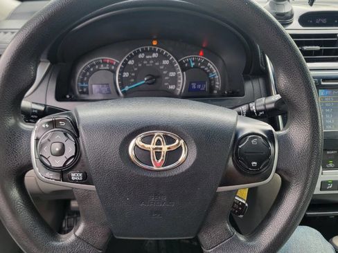Used 2013 Toyota Camry LE FWD image 10