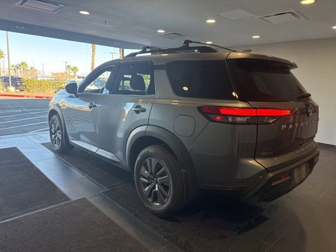 Used 2024 Nissan Pathfinder SV image 12