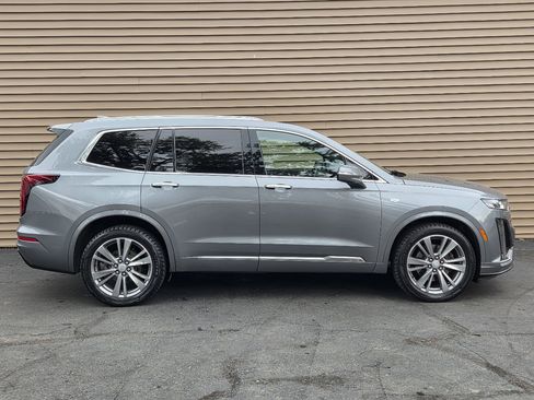 Used 2022 Cadillac XT6 Premium Luxury image 7