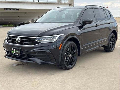 Used 2022 Volkswagen Tiguan SE R-Line AWD/4WD image 3