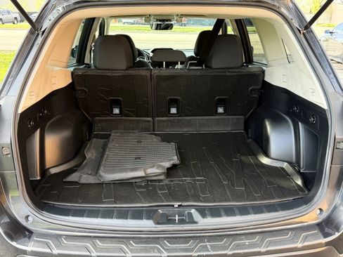 Used 2019 Subaru Forester Premium AWD/4WD image 5