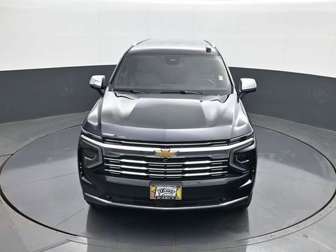Used 2025 Chevrolet Suburban Premier AWD/4WD image 15
