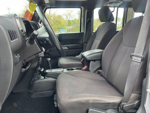 Used 2014 Jeep Wrangler Unlimited Sport w/ Connectivity Group AWD/4WD image 12