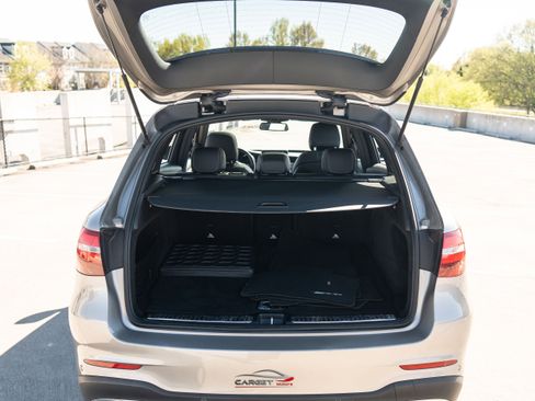 Used 2019 Mercedes-Benz GLC 300 4MATIC w/ Multimedia Package image 44
