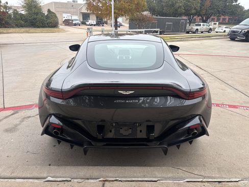 Used 2019 Aston Martin V8 Vantage Coupe image 7
