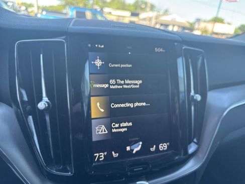 Used 2019 Volvo XC60 T5 Momentum w/ Multimedia Package AWD/4WD image 13