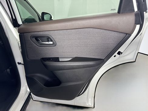 Used 2023 Nissan Rogue SV FWD image 28