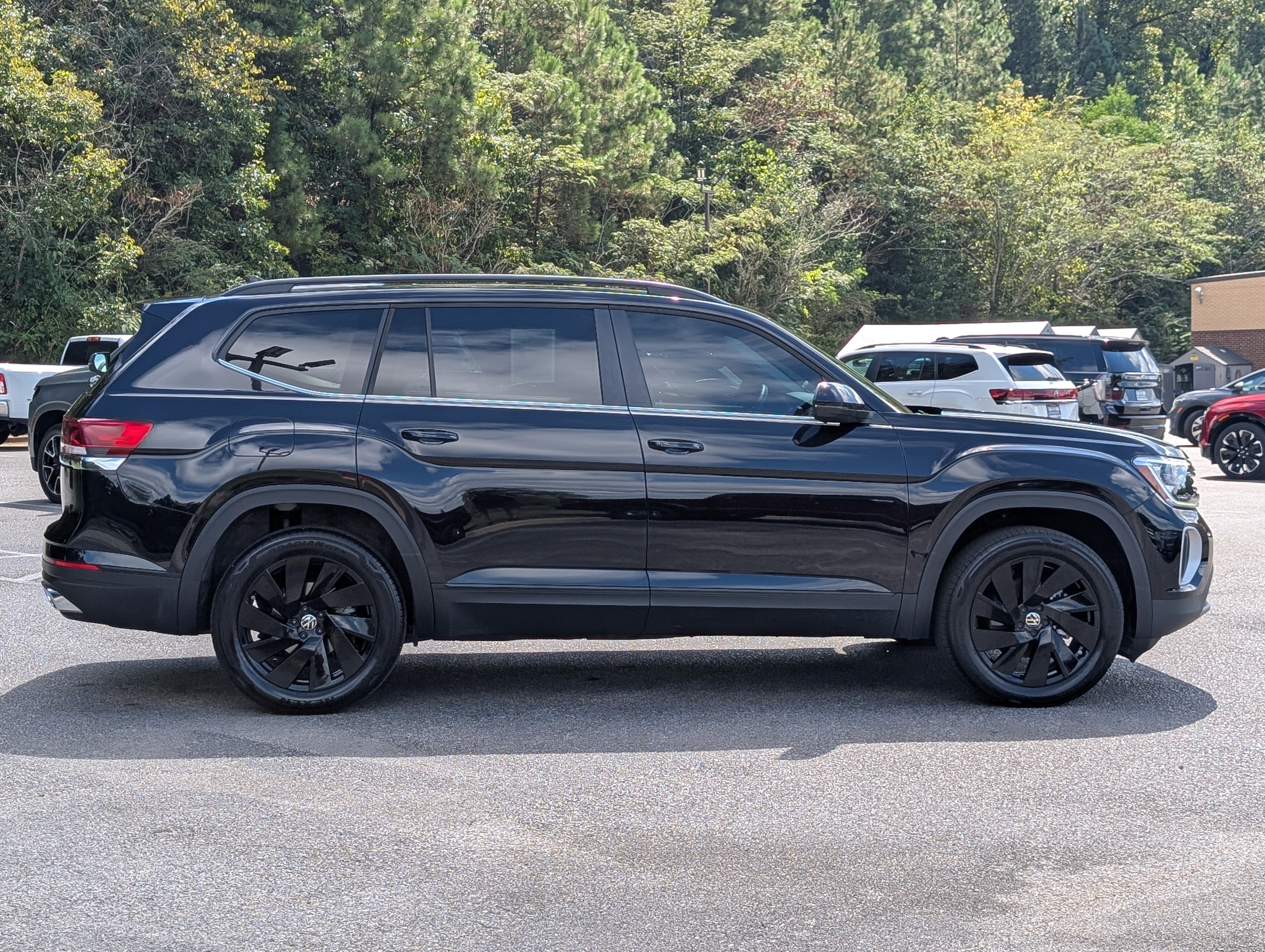 Used 2026 Volkswagen Atlas SE FWD image 10