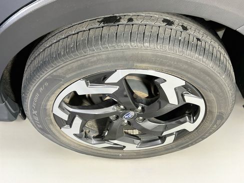 Used 2023 Subaru Crosstrek 2.5i Limited AWD/4WD image 32