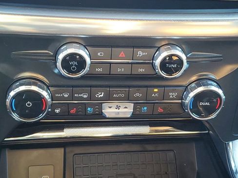 Used 2025 Ford F150 King Ranch w/ FX4 Off-Road Package image 34