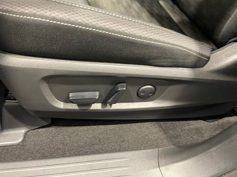 Used 2024 Nissan Pathfinder SV w/ SV Premium Package image 29