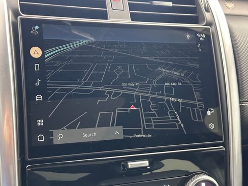 Used 2024 Land Rover Discovery Dynamic SE image 26