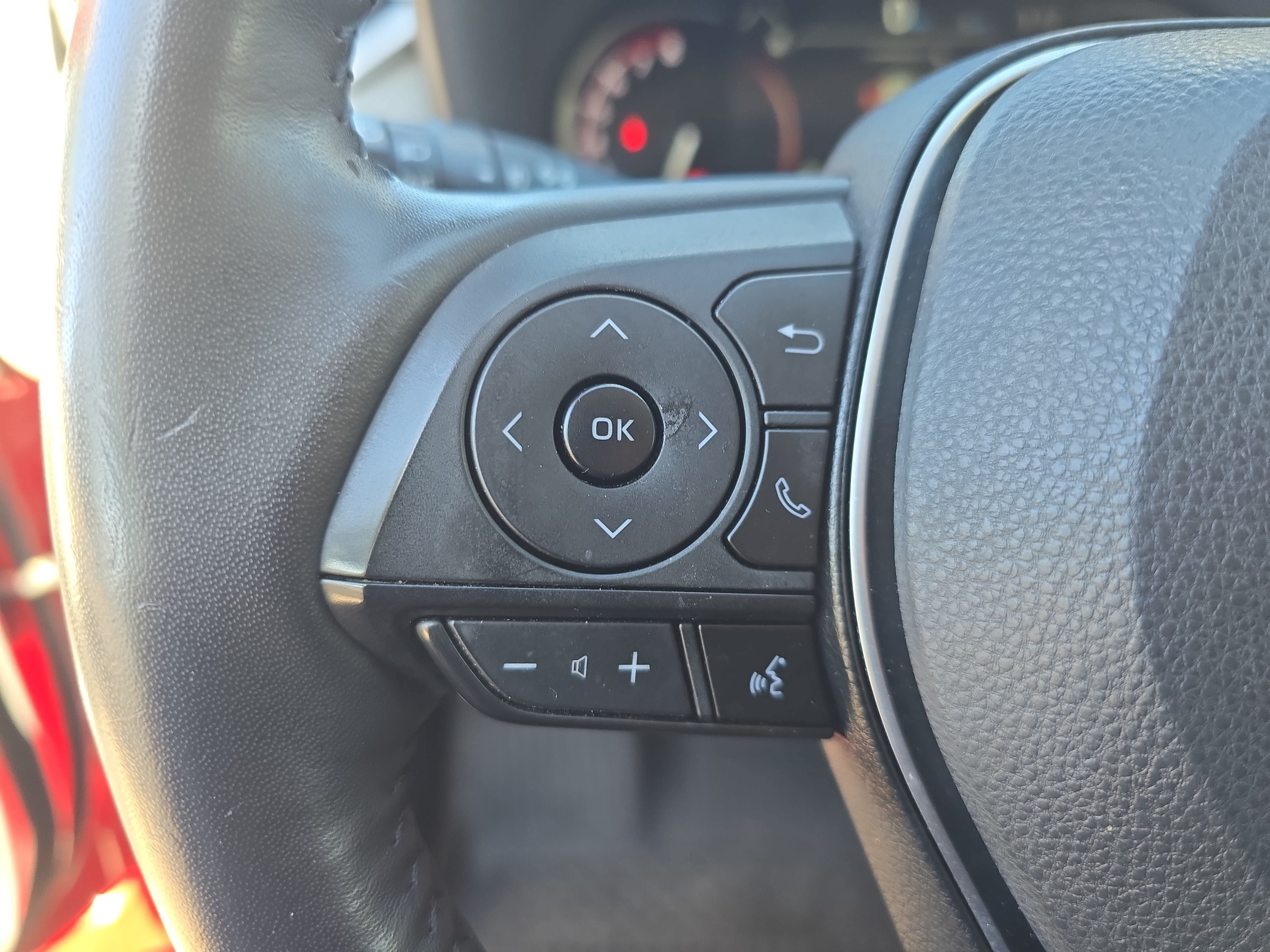 Used 2023 Toyota RAV4 XLE Premium FWD image 17