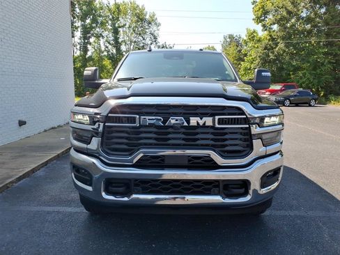 Used 2026 RAM 2500 Big Horn AWD/4WD image 2