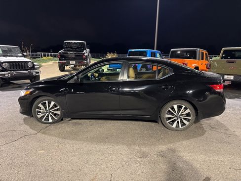 Used 2021 Nissan Sentra SV w/ SV Premium Package image 5