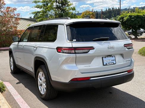 Used 2023 Jeep Grand Cherokee L Limited AWD/4WD image 5
