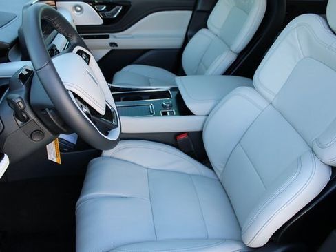 New 2026 Lincoln Aviator Reserve image 17