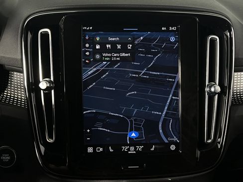 Used 2023 Volvo XC40 B5 Ultimate w/ Protection Package image 21