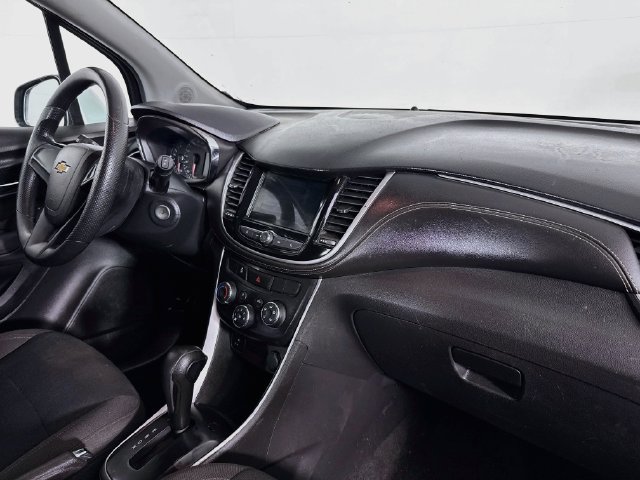 Used 2018 Chevrolet Trax LS FWD image 25