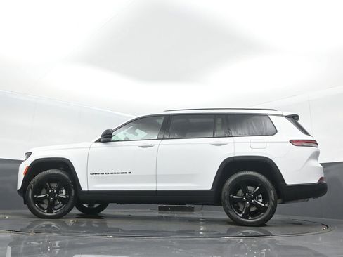 New 2026 Jeep Grand Cherokee L Limited w/ Limited Altitude Package AWD/4WD image 34