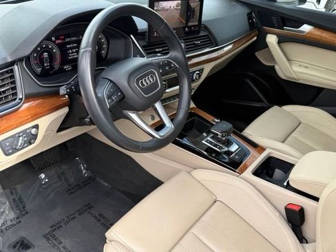 Used 2021 Audi Q5 Prestige w/ Prestige Package AWD/4WD image 11