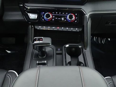 Used 2025 GMC Sierra 1500 AT4X image 31