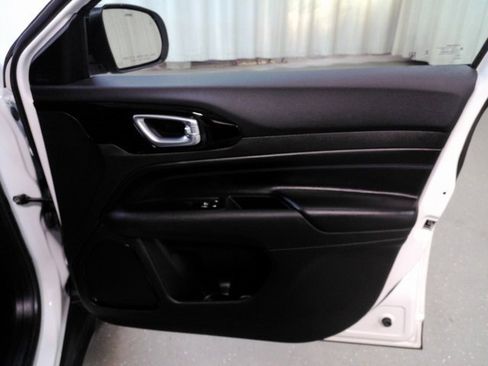 Used 2025 Jeep Compass Latitude w/ Altitude Special Edition image 26